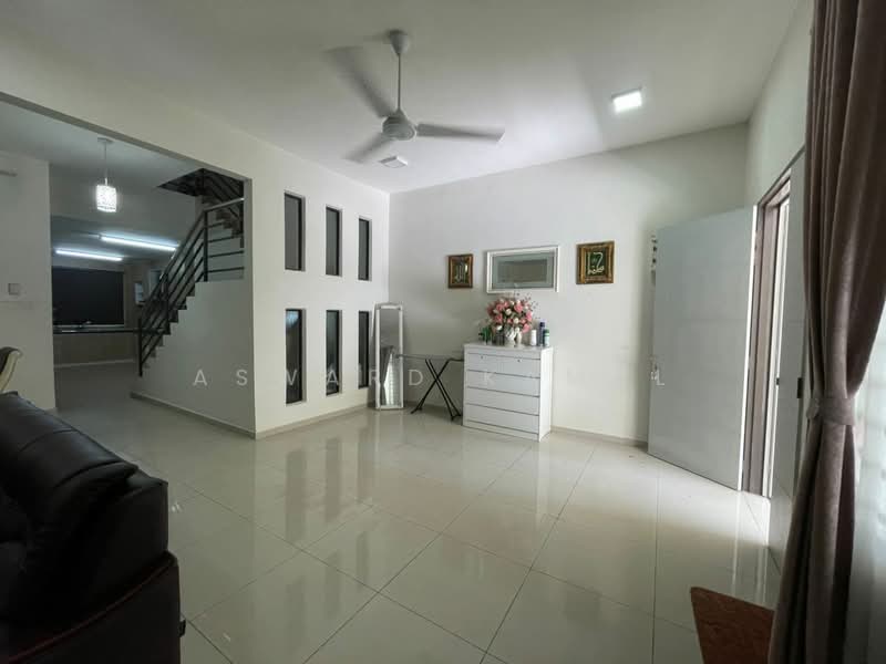 Rumah Teres 2 Tingkat untuk Dijual di Taman Nusa Intan (Senawang) - Asward Kamal - Living Room - PropertyGuru.com.my