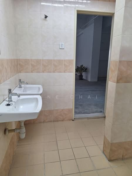 Shop for Rent in KL City Centre (Kuala Lumpur) - June Chai - Interior - PropertyGuru.com.my