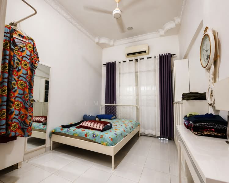 Rumah Teres 1 Tingkat untuk Dijual di Seksyen 24 (Shah Alam) - Jim Ling - Bedroom - PropertyGuru.com.my