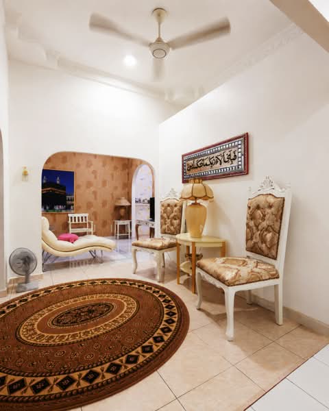 Rumah Teres 1 Tingkat untuk Dijual di Seksyen 24 (Shah Alam) - Jim Ling - Living Room - PropertyGuru.com.my