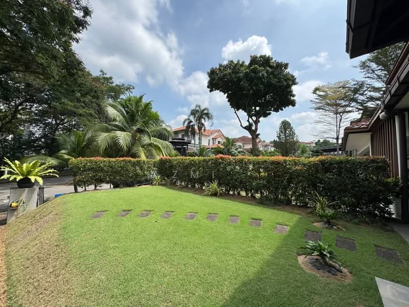 Rumah Berkembar untuk Dijual di Seksyen 13 (Shah Alam) - Azmi . - Garden - PropertyGuru.com.my