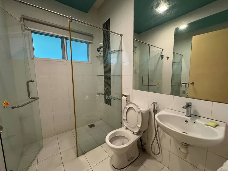 Rumah Berkembar untuk Dijual di Seksyen 13 (Shah Alam) - Azmi . - Bathroom - PropertyGuru.com.my