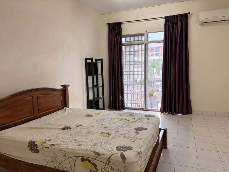 Rumah Teres untuk Dijual di Taman Bayu Perdana (Klang) - Tan Yin Yin - Bedroom - PropertyGuru.com.my