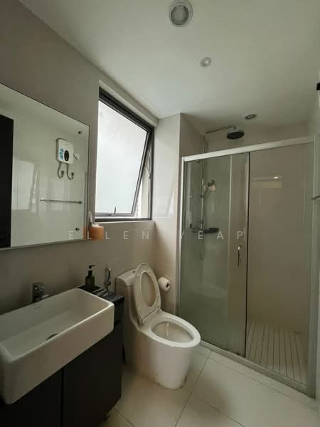 Condominium for Rent at Bay Laurel @ Country Garden Danga Bay - Ellen Yeap - Bathroom - PropertyGuru.com.my