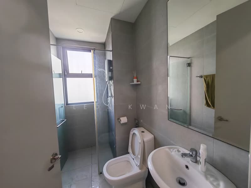 Servis Apartment untuk Disewa di The Clio 2 Residences - Leon Kwan - Bathroom - PropertyGuru.com.my