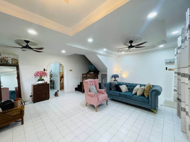 2-storey Terraced House for Sale in Batu Caves (Selangor) - Ibrahim Iderus - Living Room - PropertyGuru.com.my