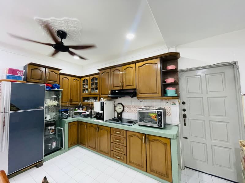 2-storey Terraced House for Sale in Batu Caves (Selangor) - Ibrahim Iderus - Kitchen - PropertyGuru.com.my