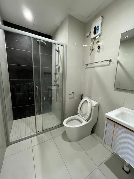Condominium for Rent at Kings Bay @ Country Garden Danga Bay - Ellen Yeap - Bathroom - PropertyGuru.com.my