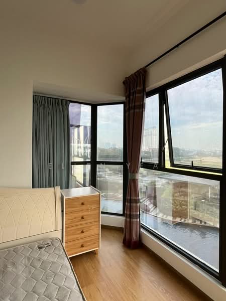 Condominium for Rent at Kings Bay @ Country Garden Danga Bay - Ellen Yeap - Bedroom - PropertyGuru.com.my