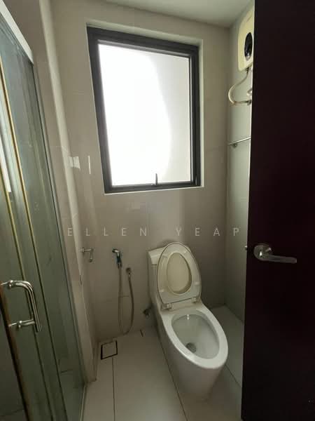 Condominium for Rent at Kings Bay @ Country Garden Danga Bay - Ellen Yeap - Bathroom - PropertyGuru.com.my