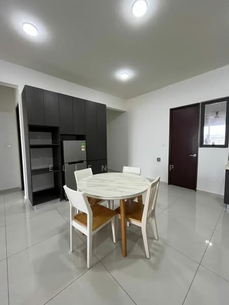 Condominium for Rent at Kings Bay @ Country Garden Danga Bay - Ellen Yeap - Dining Room - PropertyGuru.com.my