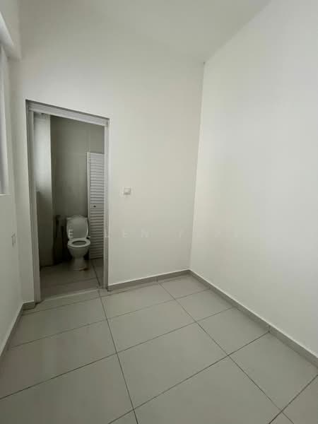 Condominium for Rent at Kings Bay @ Country Garden Danga Bay - Ellen Yeap - Bathroom - PropertyGuru.com.my