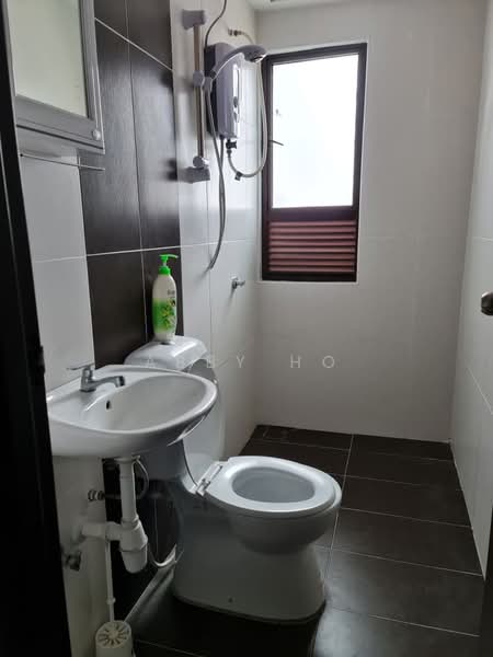Service Residence for Sale at The Heights Residence - Abby Ho - Bathroom - PropertyGuru.com.my