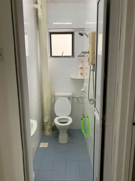 Pangsapuri untuk Dijual di Taman Seri Damai - Jax Quan - Bathroom - PropertyGuru.com.my