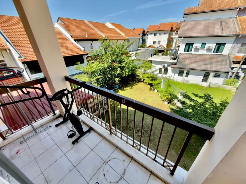 Rumah Teres 3 Tingkat untuk Dijual di Ukay Perdana (Ulu Kelang) - Zawana BT Zaidi Ana - Balcony - PropertyGuru.com.my