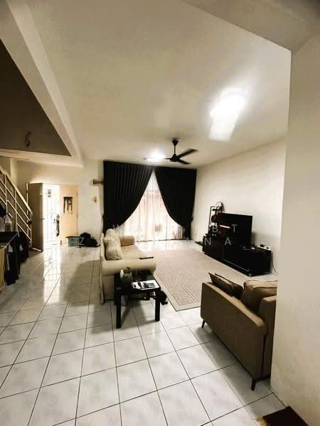 3-storey Terraced House for Sale in Ukay Perdana (Ulu Kelang) - Zawana BT Zaidi Ana - Living Room - PropertyGuru.com.my