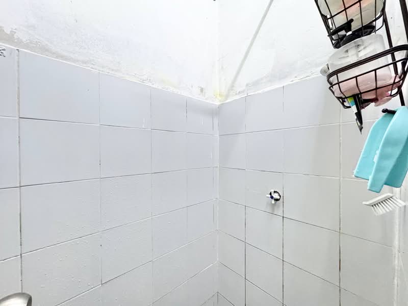 Pangsapuri untuk Dijual di Pangsapuri Seri Mutiara - Adibah Salim - Bathroom - PropertyGuru.com.my