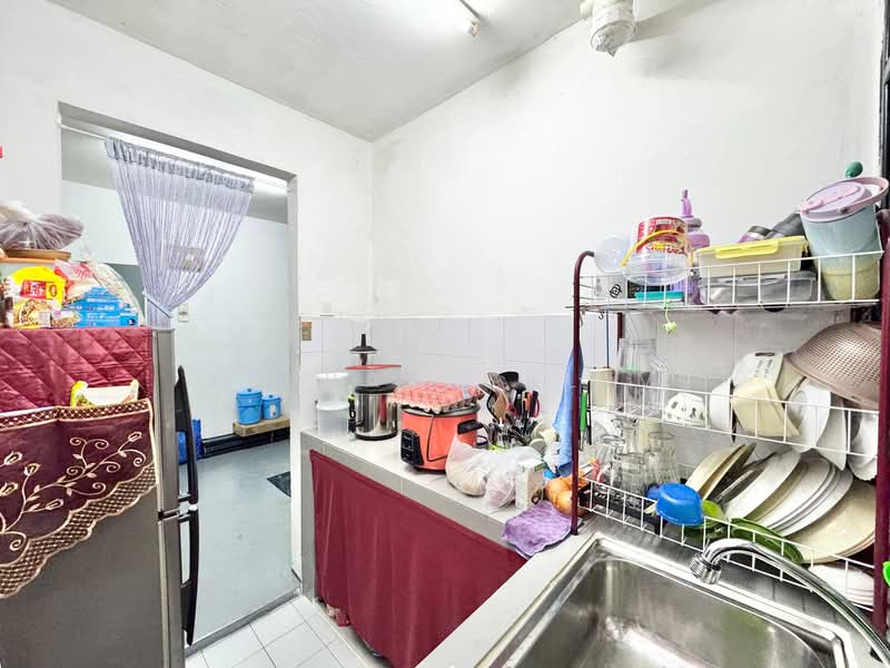 Pangsapuri untuk Dijual di Pangsapuri Seri Mutiara - Adibah Salim - Kitchen - PropertyGuru.com.my