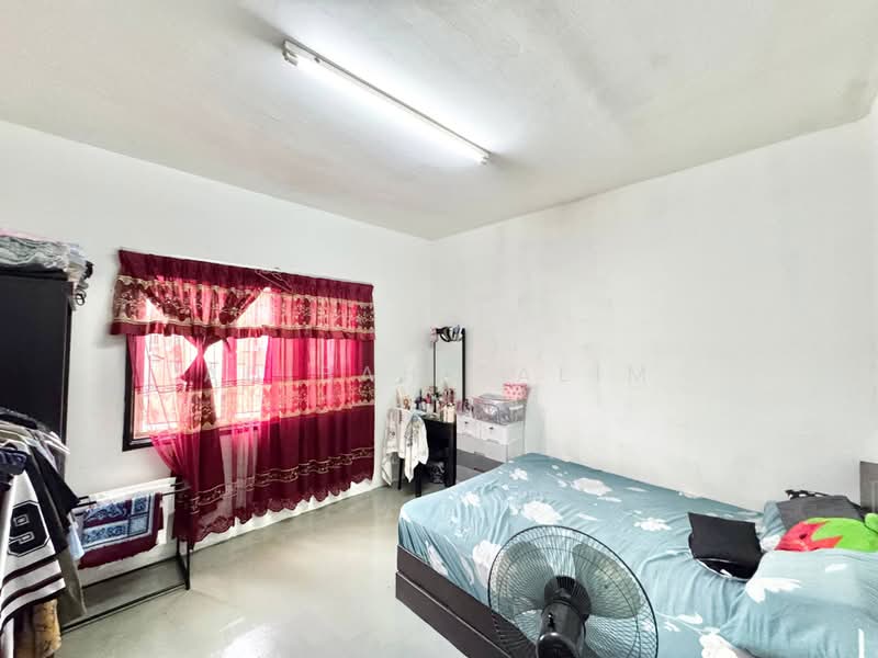 Pangsapuri untuk Dijual di Pangsapuri Seri Mutiara - Adibah Salim - Bedroom - PropertyGuru.com.my
