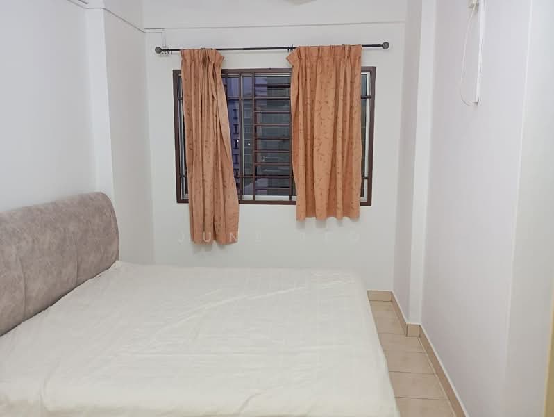 Apartment for Rent at Bayu Puteri 3 - June Teo - Bedroom - PropertyGuru.com.my