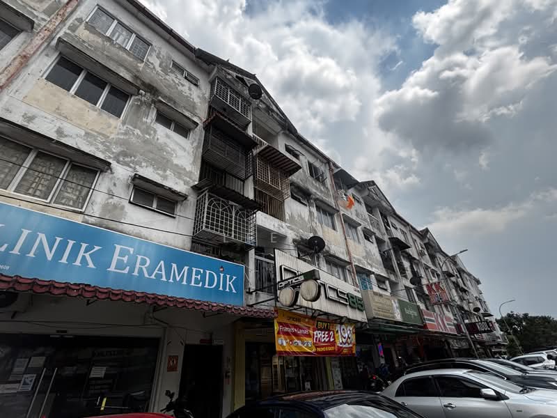 Apartment for Sale at Taman Sri Serdang - Lee . - PropertyGuru.com.my