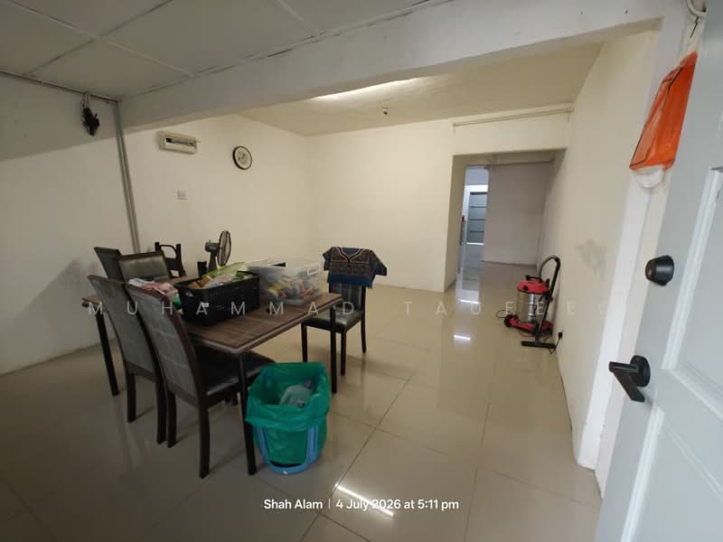 3-storey Terraced House for Rent in Taman Sri Muda (Shah Alam) - Muhammad Taufeeq - Dining Room - PropertyGuru.com.my