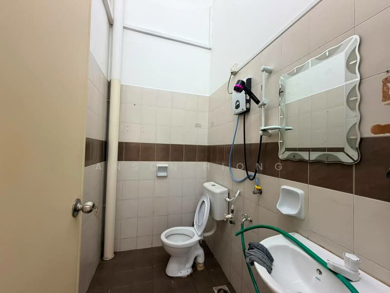 Rumah Teres 1 Tingkat untuk Disewa di Skudai (Johor) - Anson Hiong - Bathroom - PropertyGuru.com.my