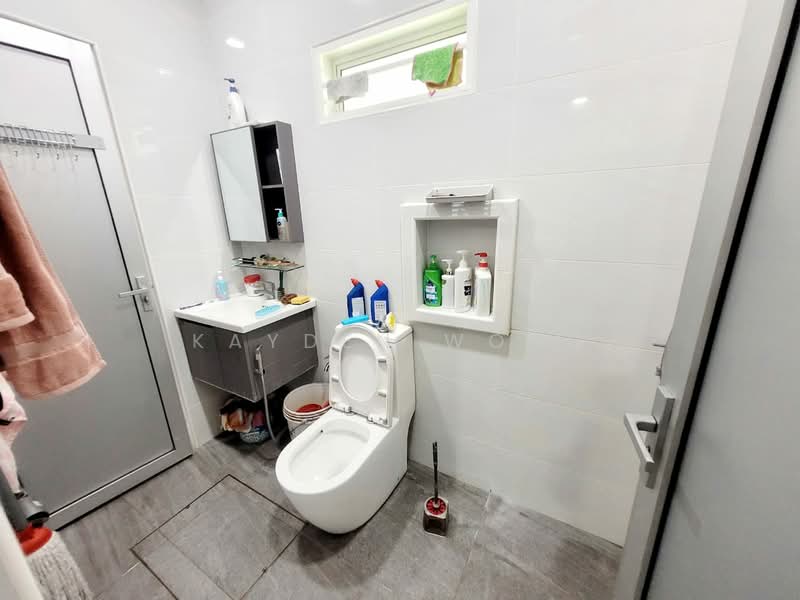 Rumah Teres 2 Tingkat untuk Dijual di Taman Meranti Jaya (Puchong) - Kayden Wong - Bathroom - PropertyGuru.com.my