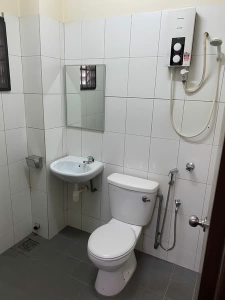 Terraced House for Rent in Putra Heights (Subang Jaya) - Ally Lee - Bathroom - PropertyGuru.com.my