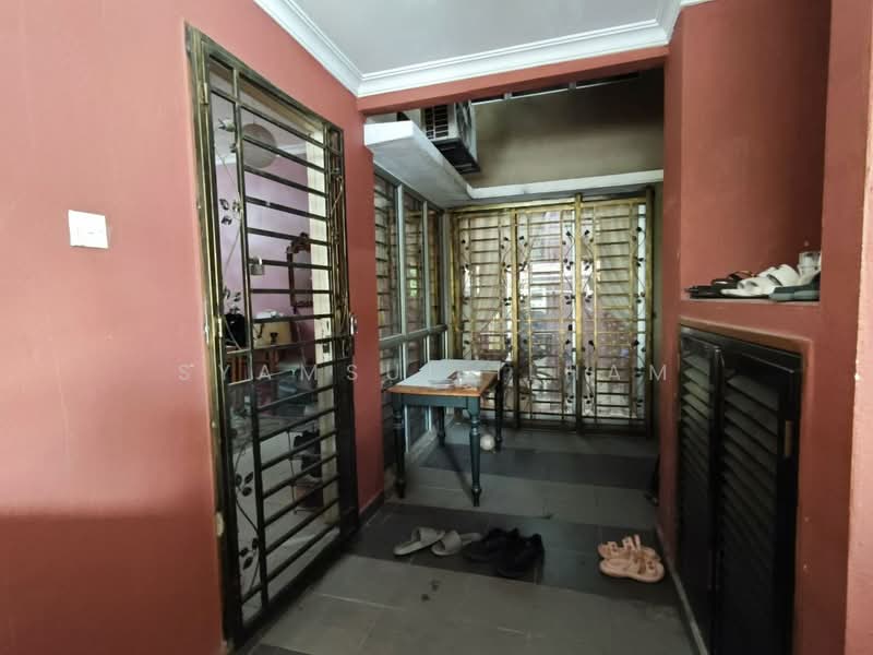 Rumah Teres 2 Tingkat untuk Dijual di Subang Jaya (Selangor) - Syamsul Ilham - Entrance - PropertyGuru.com.my