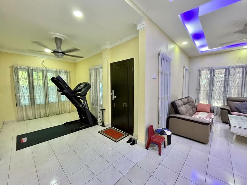 2-storey Terraced House for Rent in Bandar Baru Bangi (Selangor) - Hawa Ibrahim - Living Room - PropertyGuru.com.my