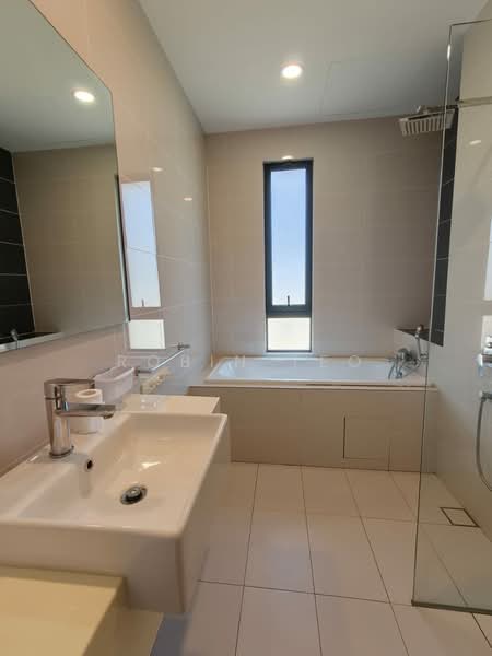 Rumah Teres untuk Disewa di Iskandar Puteri (Nusajaya) (Johor) - Robin Teo - Bathroom - PropertyGuru.com.my