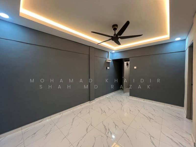 Rumah Flat untuk Dijual di Taman Pandan Perdana - Mohamad Khaidir Shah Md Razak - Living Room - PropertyGuru.com.my