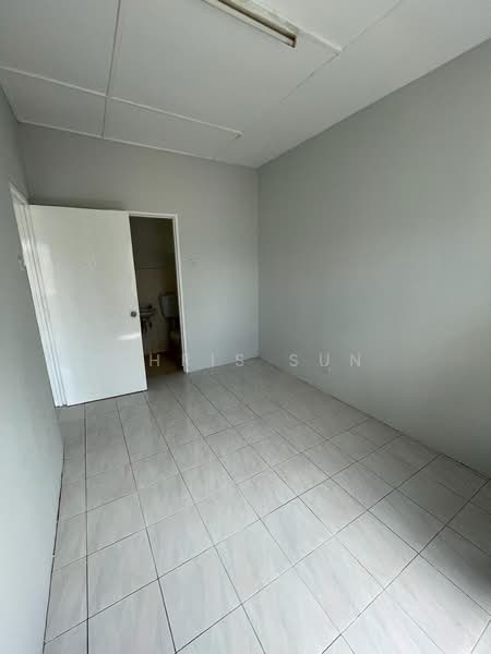 Apartment for Rent at Pangsapuri Cemara - Chris Sun - Interior - PropertyGuru.com.my