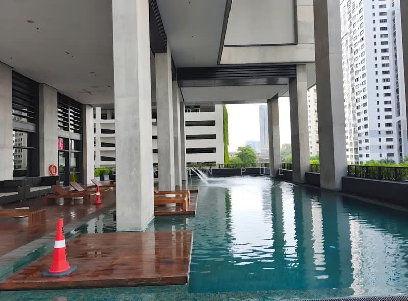 Servis Apartment untuk Dijual di Arcoris Residences - Darren Pue - Pool - PropertyGuru.com.my