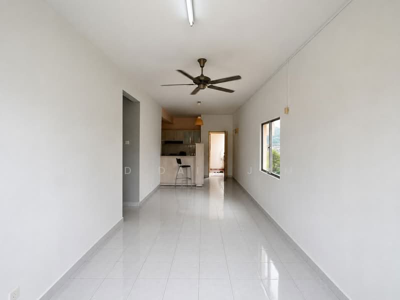 Kondominium untuk Dijual di Oakleaf Park - Mohd Daim Jamil - Living Room - PropertyGuru.com.my