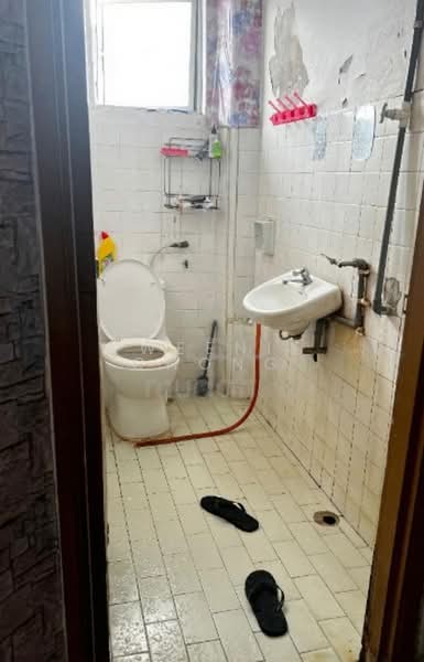 Rumah Teres 2 Tingkat untuk Dijual di Sri Petaling (Kuala Lumpur) - Kweenie Chong - Bathroom - PropertyGuru.com.my
