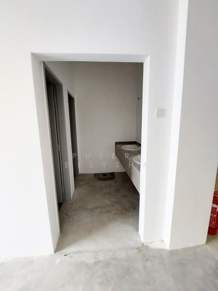 Kedai / Pejabat untuk Disewa di Kota Warisan (Sepang) - Puteri Ellysha - Bathroom - PropertyGuru.com.my