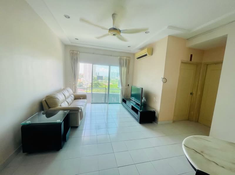 Kondominium untuk Disewa di University Place (Plaza Ivory) - Ethen Tan - Living Room - PropertyGuru.com.my