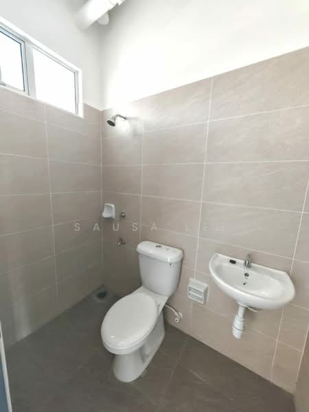 Rumah Teres 2 Tingkat untuk Dijual di Bandar Dato Onn (Tebrau) - Sausa Lee - Bathroom - PropertyGuru.com.my