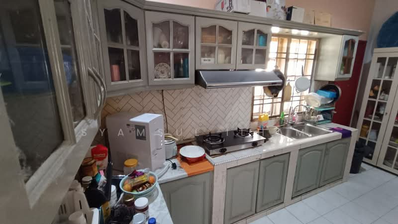 Rumah Berkembar untuk Dijual di Subang (Selangor) - Syamsul Ilham - Kitchen - PropertyGuru.com.my