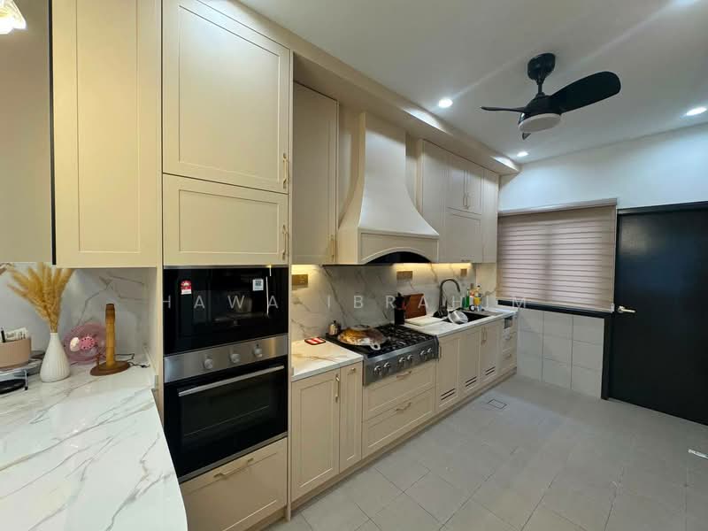 2-storey Terraced House for Rent in Dengkil (Selangor) - Hawa Ibrahim - Kitchen - PropertyGuru.com.my