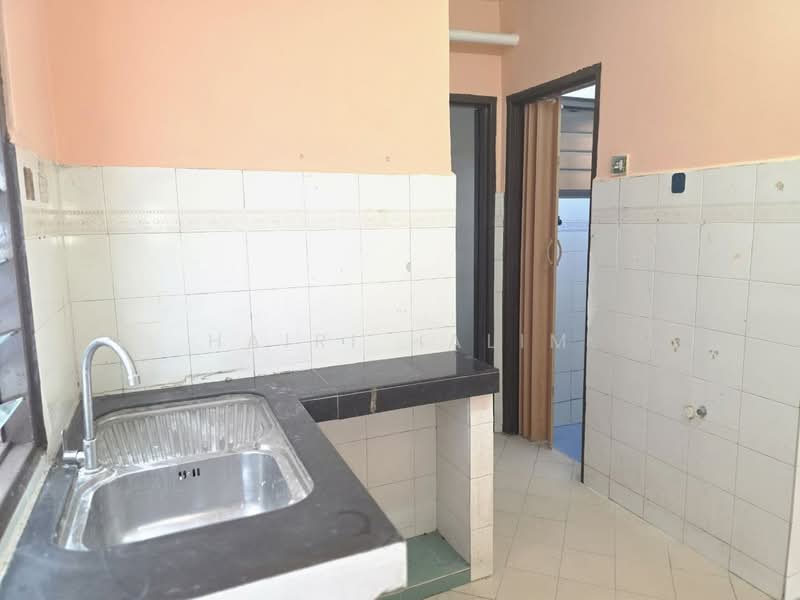 Flat for Sale at Flat PKNS Section 7 - Hairi Halim - PropertyGuru.com.my
