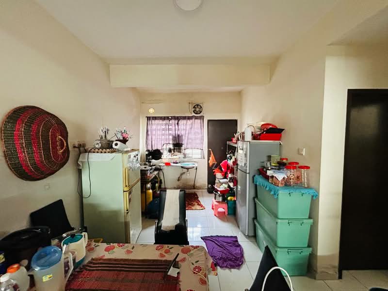 Rumah Teres untuk Dijual di Johor Bahru (Johor) - Ida Aziz - Kitchen - PropertyGuru.com.my