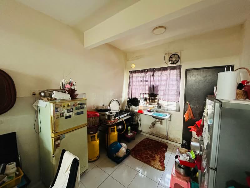 Rumah Teres untuk Dijual di Johor Bahru (Johor) - Ida Aziz - Kitchen - PropertyGuru.com.my
