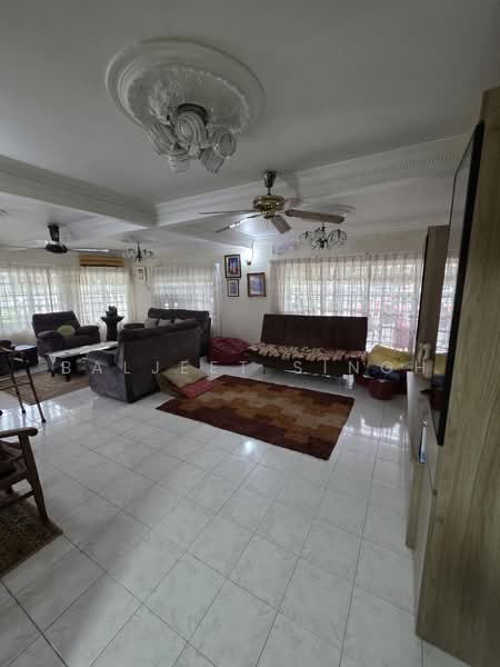 Cluster House for Sale in Shah Alam (Selangor) - Baljeet Singh - Living Room - PropertyGuru.com.my