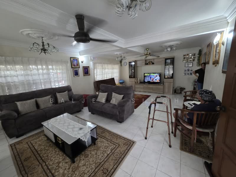 Cluster House for Sale in Shah Alam (Selangor) - Baljeet Singh - Living Room - PropertyGuru.com.my