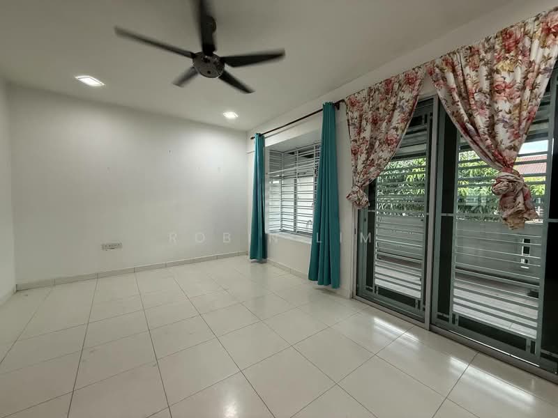 Rumah Teres 2 Tingkat untuk Dijual di Taman Scientex Senai (Senai) - Robin Lim - Living Room - PropertyGuru.com.my