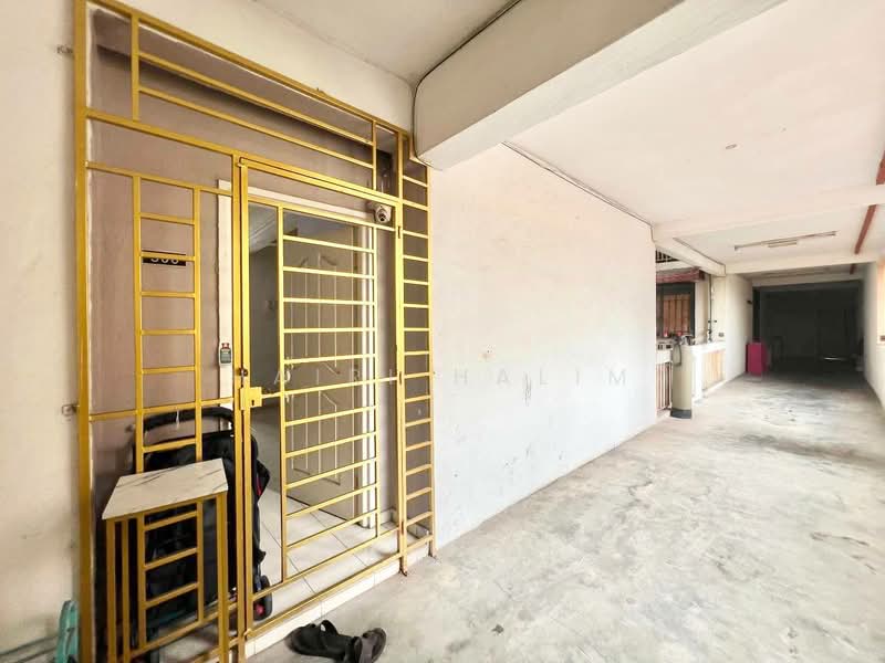 Apartment for Sale at Pangsapuri Danaumas - Hairi Halim - PropertyGuru.com.my