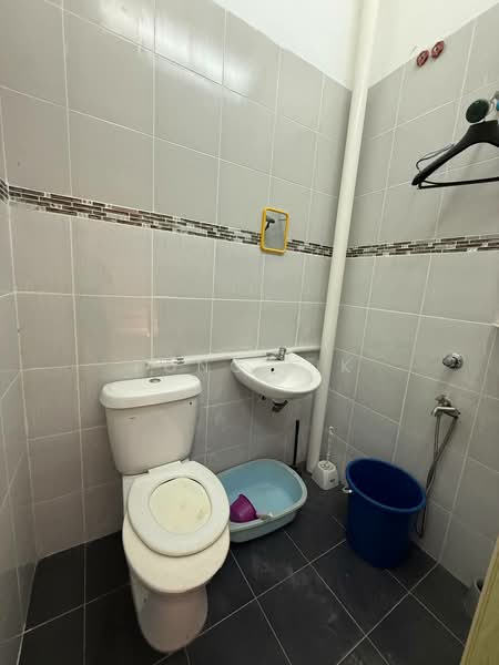 Rumah Teres 2 Tingkat untuk Dijual di Taman Scientex Senai (Senai) - Fong Lik - Bathroom - PropertyGuru.com.my